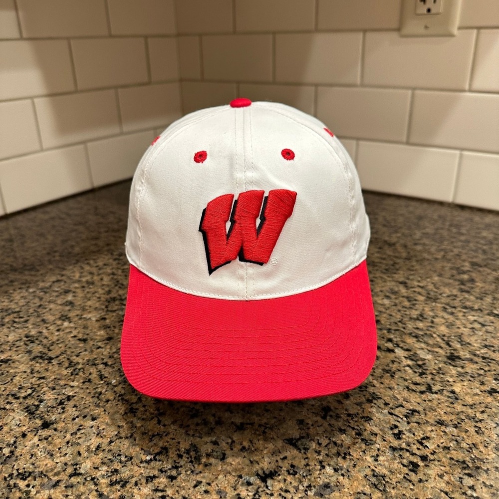 Wisconsin Badgers Captivating Headgear Snapback Hat White Red NCAA Cap